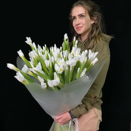 Букет из 71 белого ириса
